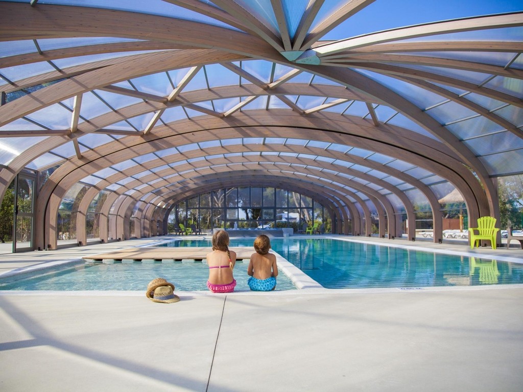 Campingplatz Avignon Parc: 1 Überdachter Swimmingpool