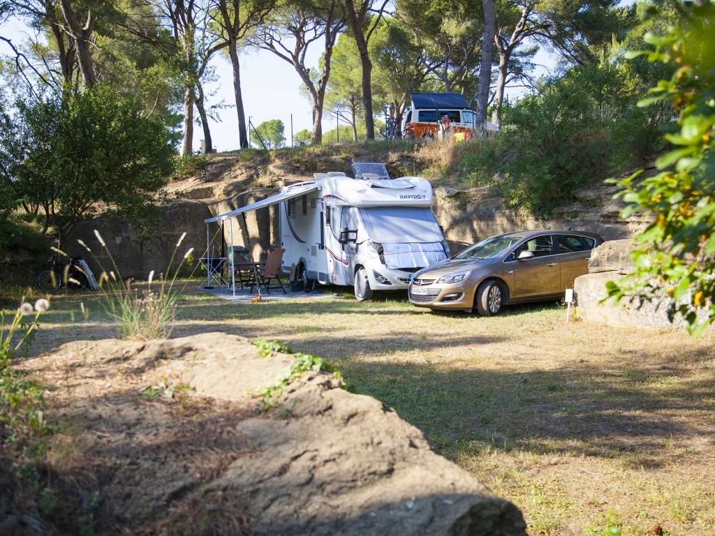 Camping Avignon Parc: 2 Kale Staanplaatsen Avignonparc