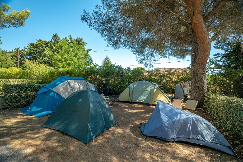 Camping Avignon Parc : 327 Camping Vaucluse Ciela Village Avignon Parc Emplacements