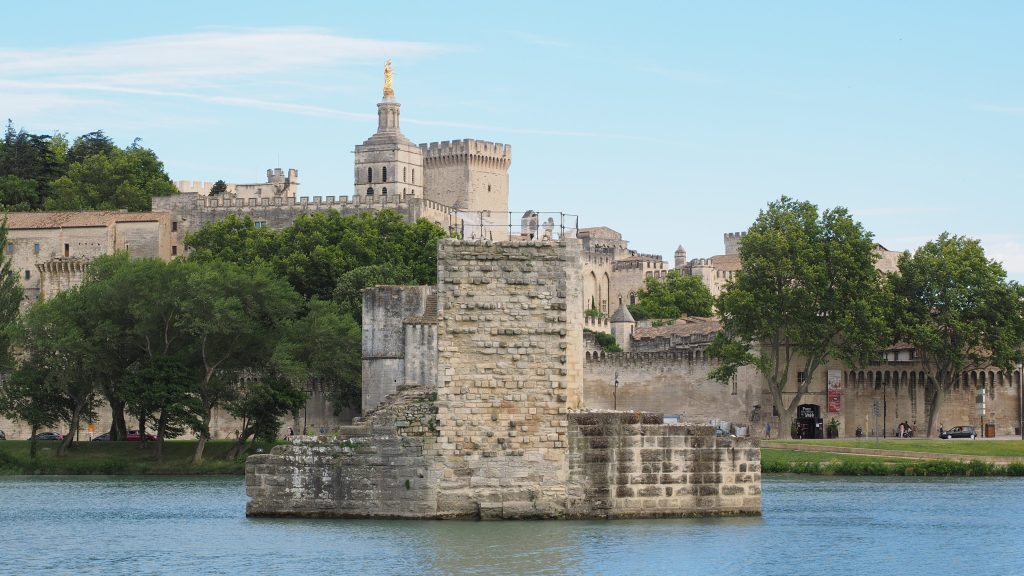 Camping Avignon Parc : Avignon Pont Et Palais Des Papes