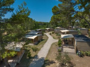 Camping Avignon Parc : 042 Camping Vaucluse Ciela Village Avignon Parc Drone